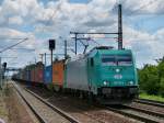 185 610 durchfhrt mit ihrem Containerzug Dresden Strehlen gen Bremer Hafen.