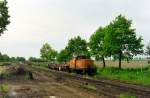 ITL 106 007 mit Bauzug (Streckensanierung Hamburg-Harburg–Buchholz [Nordheide]) am 31.05.2004 in Klecken