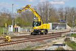 [Reupload]  VDE 8 Komplexmaßnahme Halle Rosengarten–Angersdorf  ▶ Standort: Bahnhof Halle Südstadt    Ein Zweiwegebagger Liebherr A 922 Rail Litronic (99 80 9903 812-2 D-JUV)