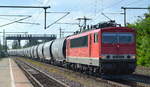 Leipziger Dampf KulTour GbR, Leipzig mit ihrer  155 167-0  (NVR:  91 80 6155 167-0 D-LDK ) und einem Getreidezug am 25.08.22 Durchfahrt Bahnhof Niederndodeleben