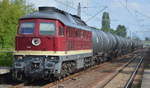 LEG - Leipziger Eisenbahnverkehrsgesellschaft mbH mit  132 109-0  [NVR-Nummer: 92 80 1232 109-9 D-LEG] und Kesselwagenzug (Ethanol) am 12.07.19 Bahnhof Berlin-Hohenschönhausen.