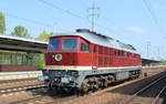 LEG mit  132 004-3  [NVR-Nummer: 92 80 0232 204-0 D-LEG] am 28.08.19 Durchfahrt Bahnhof Flughafen Berlin Schönefeld.