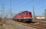 Zusammen mit 232 068 bespannte 232 238 am 05.04.20 einen Kesselwagenzug von Bitterfeld nach Sand in Oberbayern.