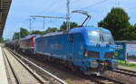 Leipziger Eisenbahnverkehrsgesellschaft mbH, Leipzig [D] mit  192 018  [NVR-Nummer: 91 80 6192 018-0 D-NRAIL] und  232 238-6  + Kesselwagenzug am Haken am 09.08.21 Berlin Buch.