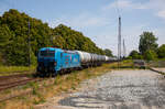 NRAIL/LEG 192 018 mit Kesselzug am 14.06.2023 im Bahnhof von Miltzow.