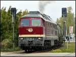 LEG 232 004-2 mit einem Biodieselzug aus dem Stralsunder Nordhafen am 09.10.2008 bei der Anfahrt am B Werftkreuzung.