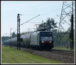 ES64F4 - 008 von LEG rollt am 29.3.14 mit einem Kesselwagenzug über die Rheinbahn in Richtung Mannheim.