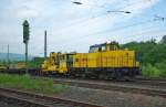 Die 214 008-5, Leonhard Weiss, kam am 18.06.2010 mit einem kurzen Bauzug durch Eschwege West in Richtung Sden gedst.