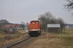 LOCON 211 ist am 12.11.2011 auf der Rckfahr vom Werksgelnde von MAX Bgl nach Neumarkt, hier am ehemaligen Haltepunkt Sengenthal.