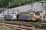 Nachdem am 04.07.2018 die 193 777 zusammen mit 151 018-9 und dem  Winner -KLV aus Wuppertal im Bahnhof von Brennero angekommen ist, rangierte der Vectron die 151er unter der italienischen Oberleitung vom Zug um sie anschließend wieder in Richtung Österreich zu schieben.