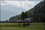 ZEBRA: 185 662 ist bei Niederaudorf mit einem Kombizug in Richtung Rosenheim unterwegs. (06.08.2009)