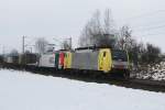 189 914 und 185 665 mit einem KLV Zug am 16.01.2010 bei Ostermnchen.