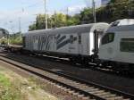 Und ein Zebra Postwagen an einem berfhrungszug in Kln West am 25.9.10