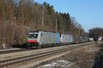 186 285 und eine Schwesterlok mit DGS 43125 am 26.02.2011 in Aling.