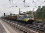 Die ES 64 F4-012 am 17.10.2010 mit einem Stahlschrottzug bei der Durchfahrt am Heimeranplatz (Mnchen).