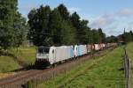 186 104 + 109 mit einem KLV Zug am 06.08.2011 auf der Mangfalltalbahn bei Fching.