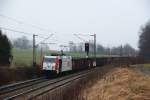 Am 28.12.11 zog die 185 664 mit einem Stahlzug bei viel Nebel aus Mnchen in Richtung Brenner.