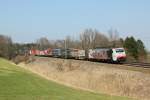 189 918 mit einem KLV Zug am 23.03.2012 bei Grokarolinenfeld.