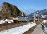 Die 186 109 und die 186 102 mit einem KLV-Zug am 03.03.2012 unterwegs bei Terfens.