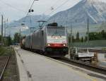 186 102-0 und 186 287-9 mit einen KLV-Zug in Brixlegg am 06.06.2012