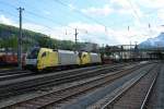 182 573 + 182 5xx mit einem Lomo-Zug nach Ljubiljana am 18.04.2009 bei der Durchfahrt am Salzburger Hbf.