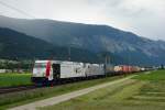 185 665 + 186 105 mit einem KLV am 15.06.2011 unterwegs bei Schwaz.