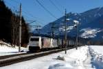 185 666 + 185 663 mit einem LKW-Walter am 21.02.2012 unterwegs bei Terfens.