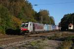 186 284 + 186 109 mit einem KLV Zug am 06.10.2012 in Aling.