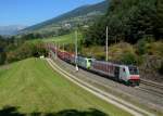 186 284 + Re 486 510 mit dem Winner-KLV am 27.09.2014 bei Matrei am Brenner.