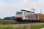 Die 189 918 von Rail Traction Company bei Übersee am Chiemsee am 20.08.15