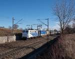 139 135 von Lokomotion  kommt mit einem KLV nach München Ostbahnhof.Hier Aufgenommen bei der Einfahrt von Trudering am 14.1.2016.