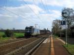 185 546-9 der LTH Transportlogistik zieht einen Containerzug aus Sden durch Radbruch in den Hamburger Hafen.