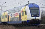 RB31 des Metronoms, mit Doppelstock-Steuerwagen in Front und konzentrierten Lokführer, unterwegs nach Hamburg-Harburg.