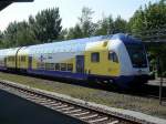 Doppelstock-Steuerwagen 1./2.Klasse am 15.05.2008 in Cuxhaven, Steuerwagen gibt es bei Metronom nur Tiefeinsteiger, damit wenigstens ein Wagen behinterdengerecht ist.