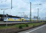 Kleiner Camera-Schwenk nach links: ME 146-10 mit Doppelstockzug aus Hamburg fhrt am 23.06.2006 in Bremen Hbf. ein.