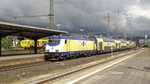 Göttingen , 8.10.2016:  Eben kommt 146 532-7 der Metronom -Eisenbahngesellschaft mit einem Doppelstockzug aus Uelzen herein.