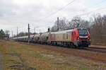 Mit einem Zementzug nach Rüdersdorf passiert 159 225 der MEG am Morgen des 10.04.22 Burgkemnitz.