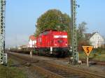 Sarnau am 11.10.07 wartet MEG 103 auf seine Abfahrt mit einem leeren Schwellenzug