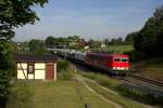 Zementleerzug mit MEG 708 und Class 66 (247 042-5) in Jößnitz.