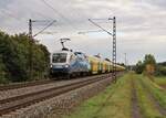 182 912-6 (MWB) fuhr am 17.09.21 mit einem Holzzug durch Thüngersheim. 