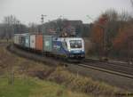 1116 911-7 ist am 18.11.07 mit dem DGS 89931 auf dem Weg von Hamburg-Waltershof nach Frankfurt-Hchst und passiert nrdlich von Alfeld(Leine) die Ortschaft Limmer(Leine)  