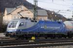 Mitzieher auf 1116 912-5 der MWB vor einem Druckgas-Kesselwagenzug in Treuchtlingen.