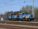 Nachdem die beiden MWB-V243 und 244 die SBB-Cargo Re421 396 wieder unter die Fahrleitung gebracht hatten,ging es in Mukran wieder zum Anschlu Betonummandlungswerk.Da es am 20.April 2011 ein sonniger