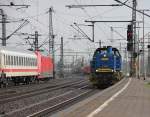 Die V2304  MAK G 1700 der MWB kommt mit ein paar Containern durch Hamburg-Harburg. Aufgenommen am 12.04.2012.