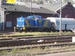 V 1802 der Mittelweserbahn bei der Abholung von Gterwagen im Siegener Bahnhof.