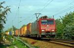 189 800-6 ist am 27.09.'11 mit einem Containerzug in Dresden-Stetzsch unterwegs.