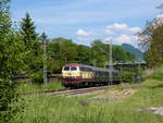 218 105 der NESA mit einem Leerzug auf dem Weg zurück nach Rottweil in Metzingen(Württ.)am 28.5.2017.