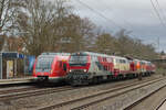 218 256+105+213 335+218 117 als Lz Hof-Esslingen am 30.12.2021 in Stuttgart-Sommerrain. 430 571 fügt sich als S3 Backnang - Stuttgart-Vaihingen zusätzlich ins Bild.
Ein Dankeschön geht an alle Vormelder. 