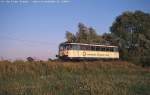 T10 der Prignitzer Eisenbahn fhrt am abendlichen 14.8.03 bei Kuhbier in Richtung Putlitz.