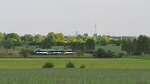 Anlässlich des  Tages der offenen Tore  bei der Niederbarnimer Eisenbahn fuhr VT 632.009 (632 528/SA 139 029) als Shuttlezug auf der Stammstrecke der Heidekrautbahn zw. Berlin-Wilhelmruher Damm und Basdorf mit Halt an allen Übergängen ;-)

Hier ist der Zug mit der Skyline Berlins im Hintergrund zu sehen. Die Wolkenlotterie ging zu dem Zeitpunkt leider knapp verloren.

Berlin, der 13.05.2023